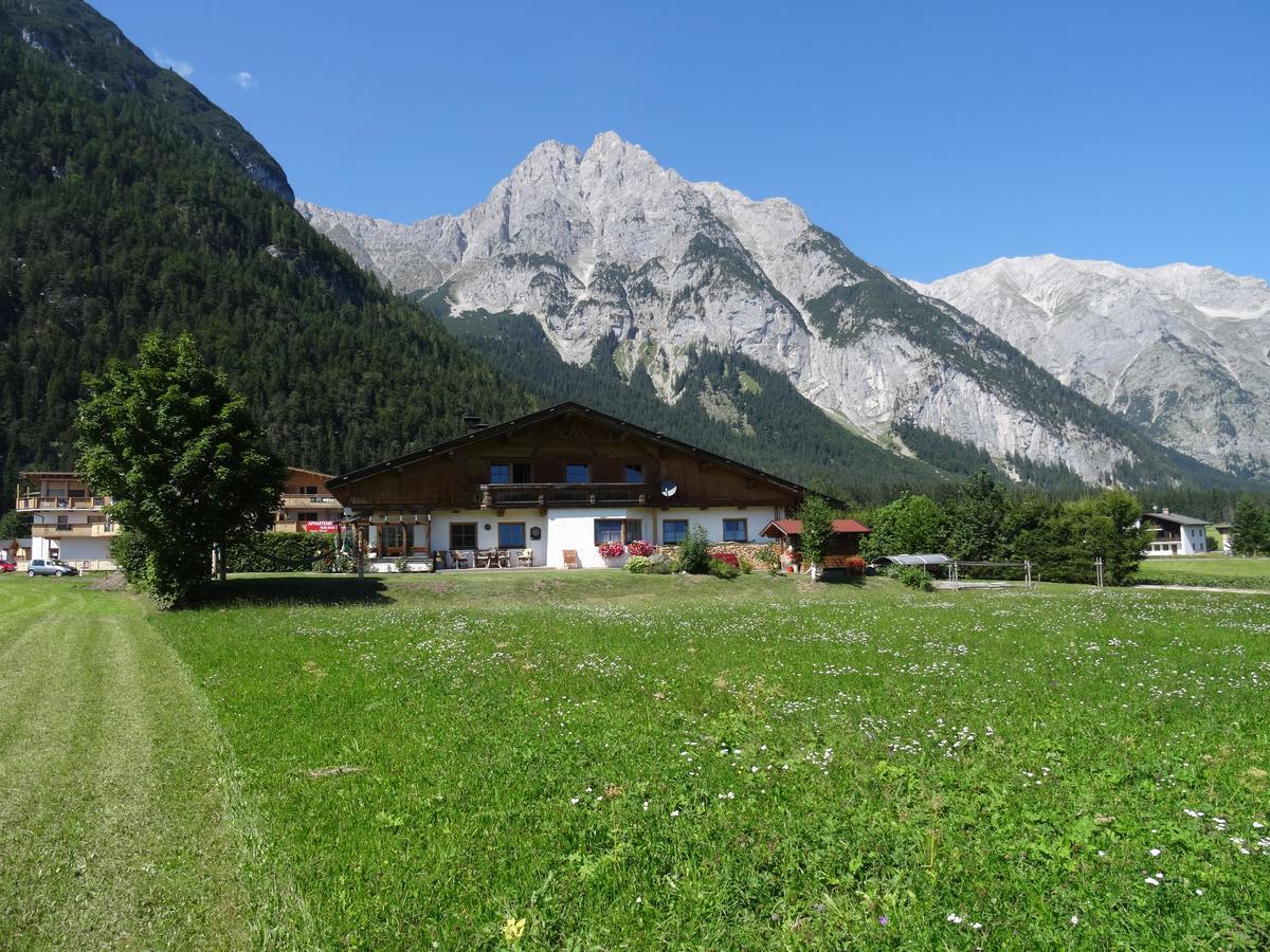 Landhaus Lindl - Ein ruhiges Platzl zum Wohlfühlen Leutasch Exterior foto